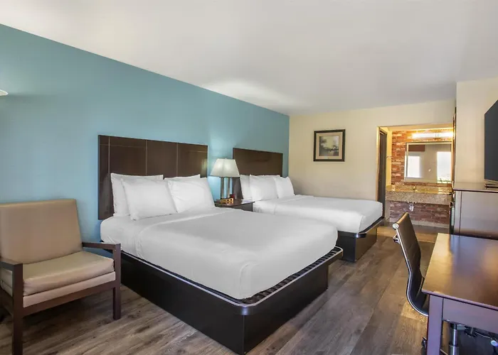 Western Copper Hills Hotel Globe