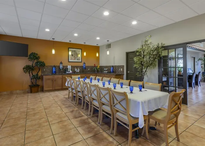 Western Copper Hills Hotel