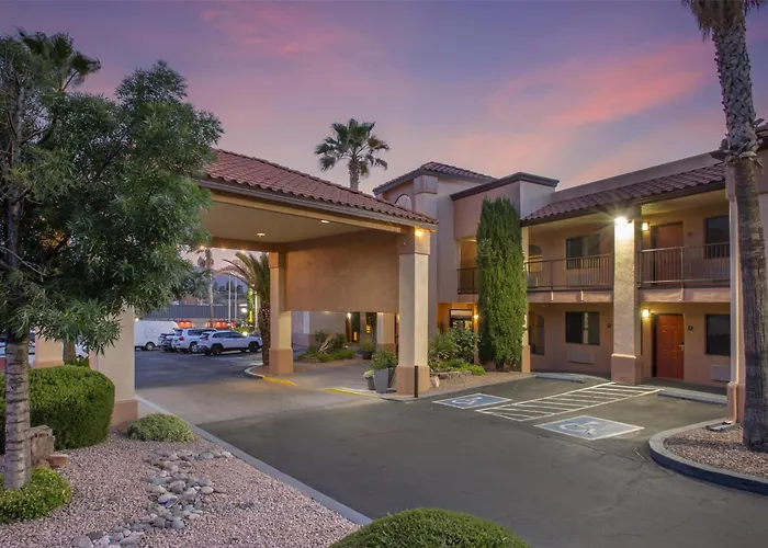 Western Copper Hills Hotel 3*