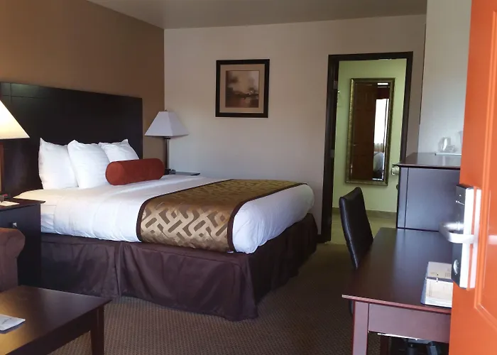 Western Copper Hills Hotel 3*
