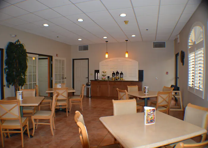 Western Copper Hills Hotel Globe