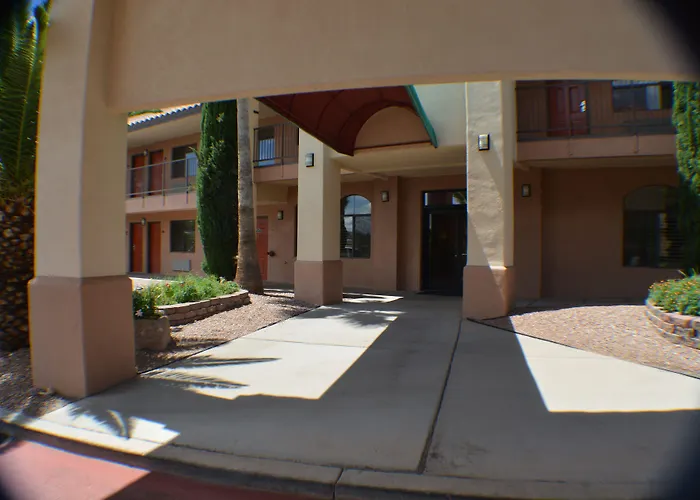 Western Copper Hills Hotel
