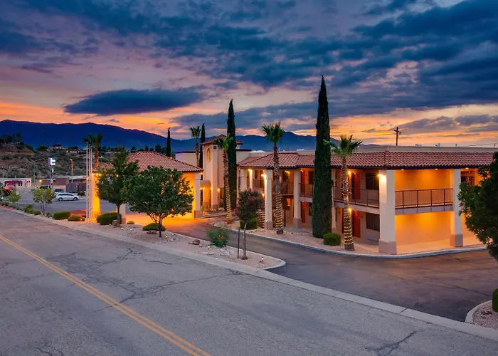 Western Copper Hills Hotel 3*