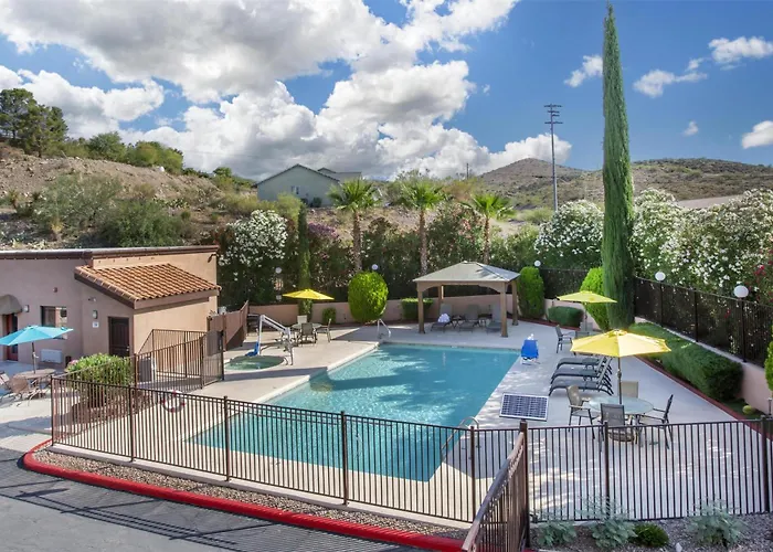 Western Copper Hills Hotel 3*